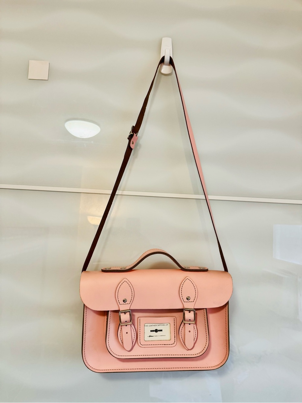 NWOT The leather satchel company pink purse crossbody messenger kawaii cute